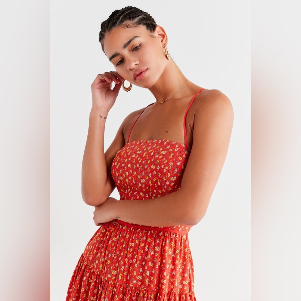 Elegant Red Floral Dress - Picture 8 of 16